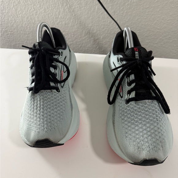 Brooks glycerin 21 Women's Gray and Black Running Shoes - Picture 5 of 10